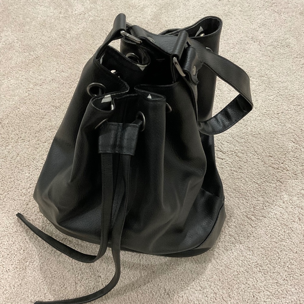 Bucket bag